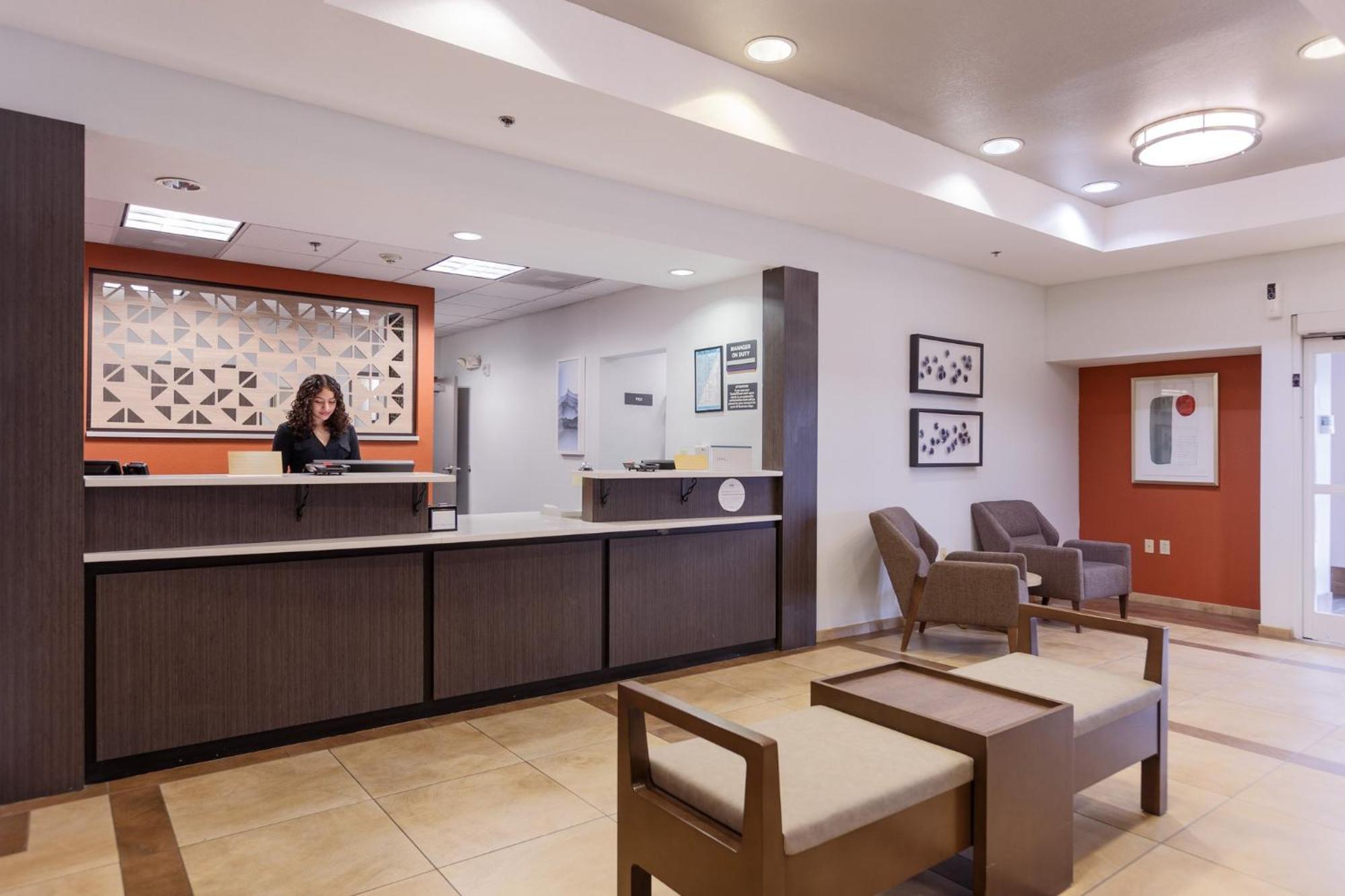 Candlewood By Ihg 3*