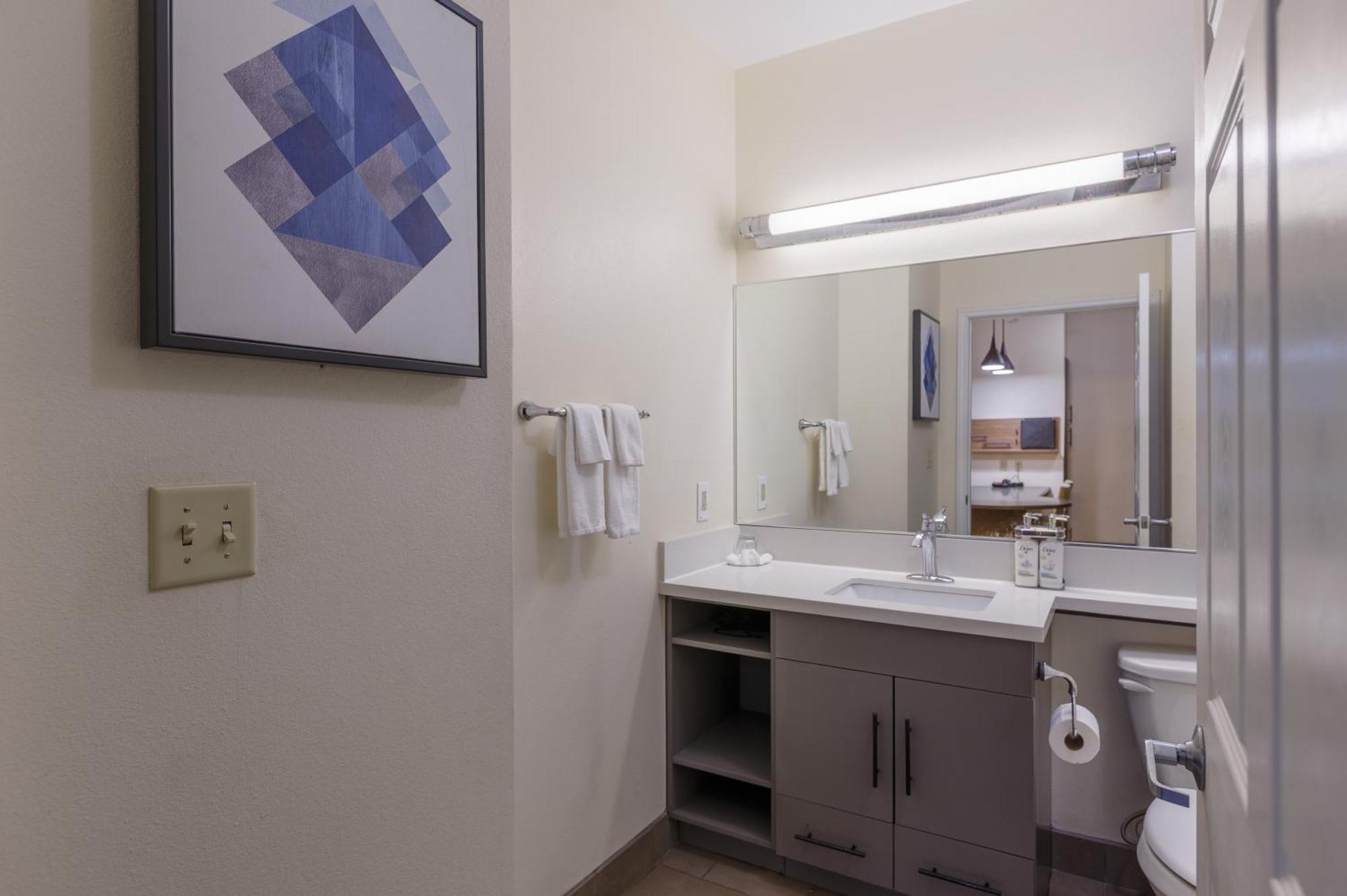 Candlewood By Ihg Hotel