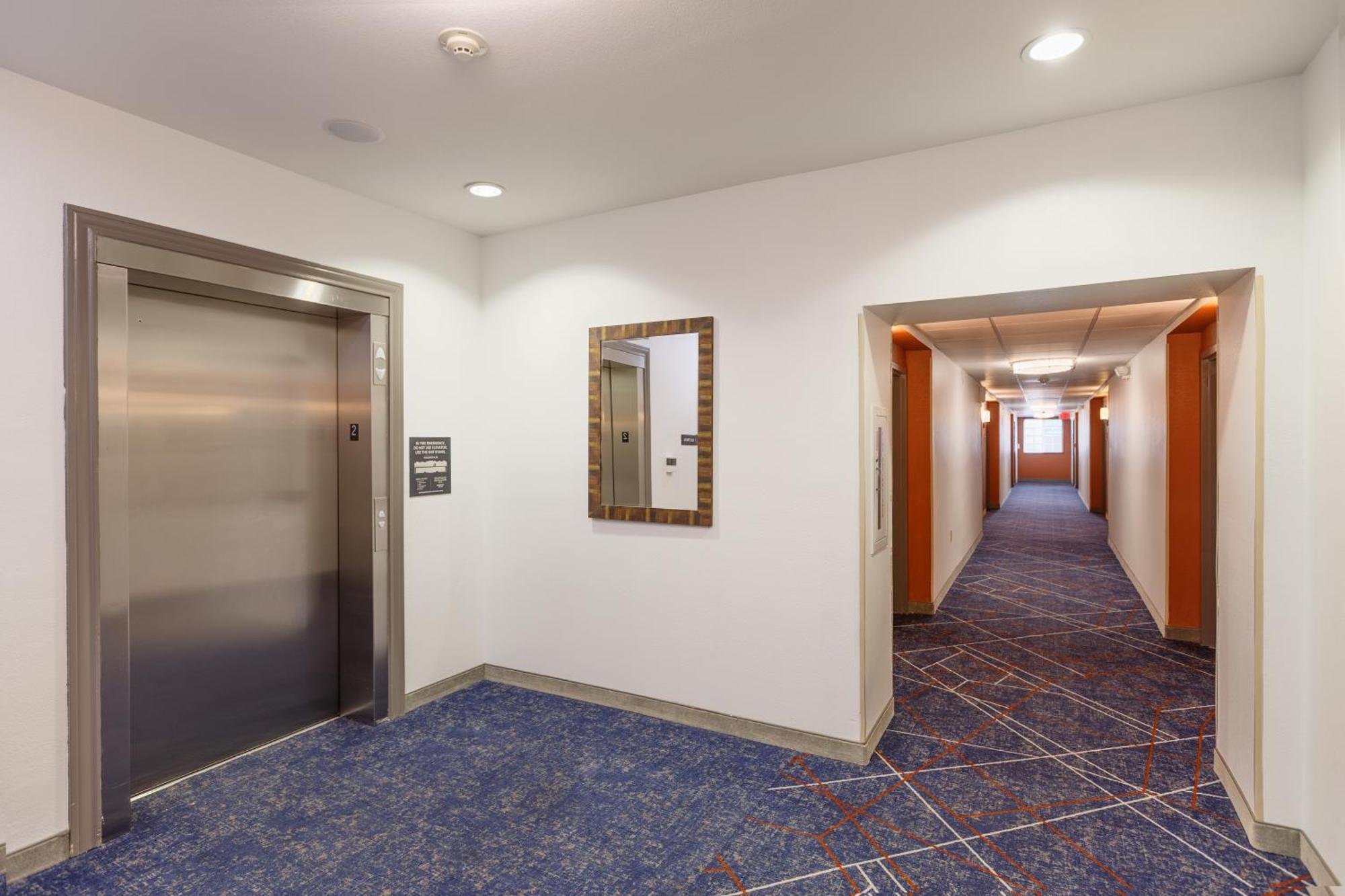 Candlewood By Ihg Hotel