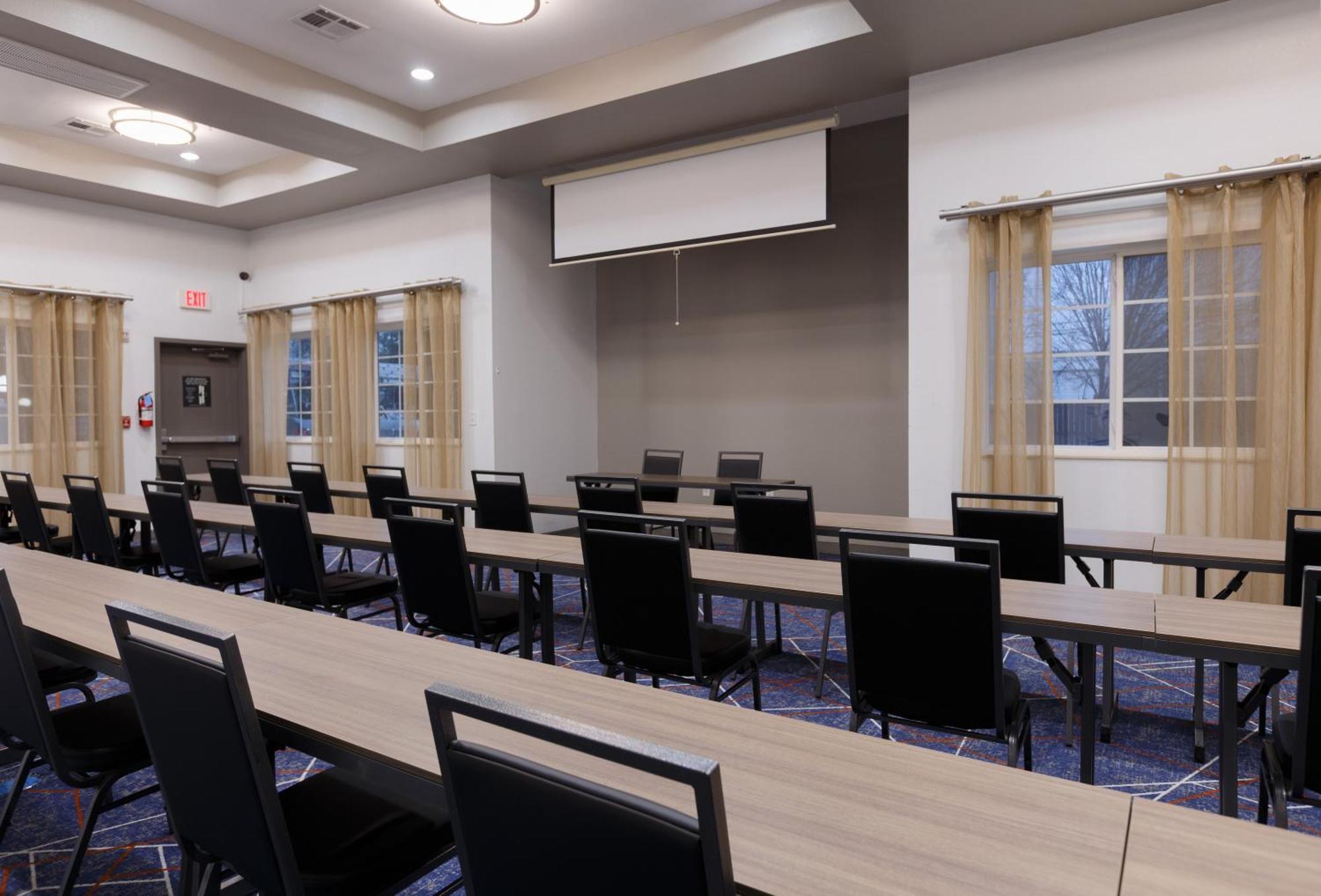 Candlewood By Ihg Hotel