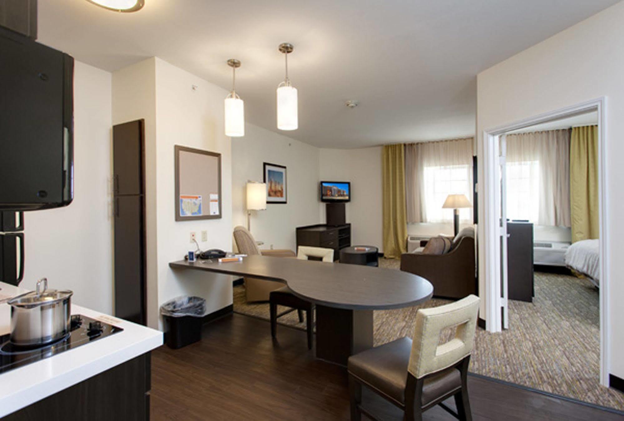 Candlewood By Ihg Hotel San Marcos